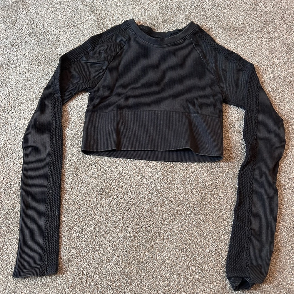 Black Long Sleeve Crop Top
